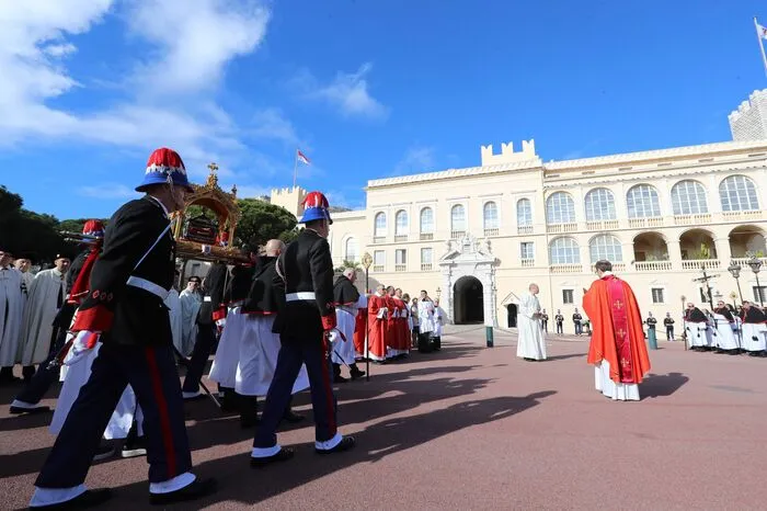 ... dabei ist nationaler Feiertag in Monaco.