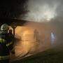 50 Feuerwehrmänner und -frauen standen beim Carport-Brand im Einsatz