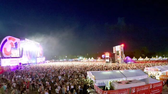 Eine Million Besucher pilgerten am Freitag zum größten Gratis-Open-Air-Festival in Österreich.
