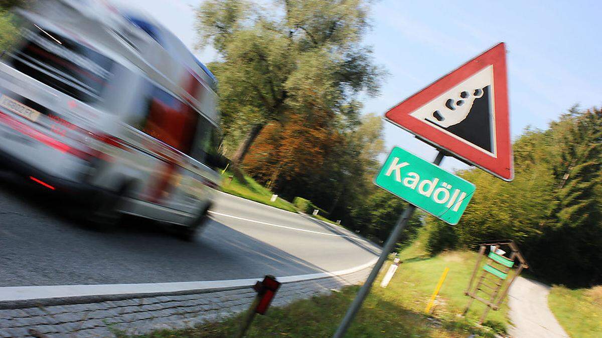 Auf der Ossiacher Straße, im Glanegger Ortsteil Kadöll, kam es vor wenigen Wochen zu einem tödlichen Unfall 