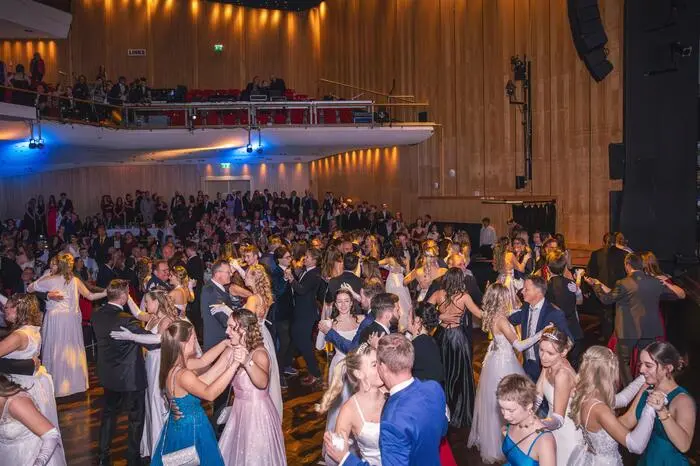 Der Ball war restlos ausverkauft