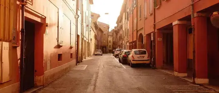Bologna wird auch la Rossa genannt, die Rote