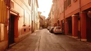 Bologna wird auch la Rossa genannt, die Rote