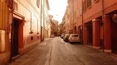 Bologna wird auch la Rossa genannt, die Rote
