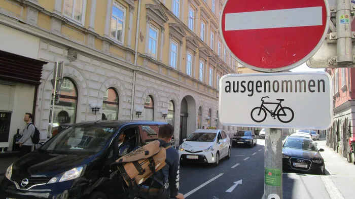 Die Griesgasse ist ab sofort für den Radverkehr in beide Richtungen befahrbar.