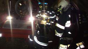 Erschwert wurde der Rettungseinsatz der Feuerwehren durch den Rauch im Tunnel. Dieser wurde mit einer eigenen Maschine verblasen