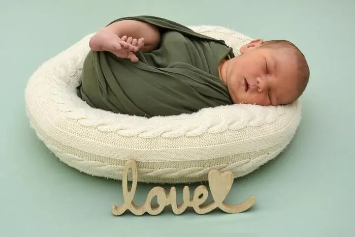 Seit der Geburt ihres Sohnes Paul Alexander (3770 g, 55 cm) am 19. August um 23.08 Uhr haben Michaela Ott und Lukas Zehentner alle Hände voll zu tun. Liebevoll umsorgt und wohlbehütet wird der kleine Schatz in der schönen Draustadt Villach aufwachsen. 