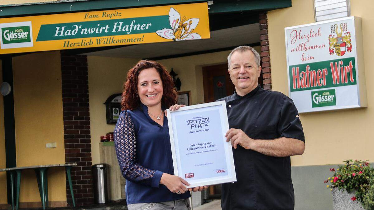 „Hadnwirt“ Peter Rupitz mit Redakteurin Bettina Friedl 