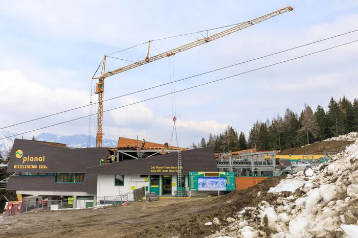 ... sechs Tage vorher, am 9. April 2019, sah es auf der Baustelle noch so aus.