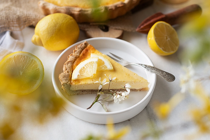 Versuchen Sie diese saftige Zitronentarte mit cremigen Skyr.