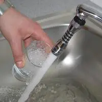 Gemeinden warnen die Bürger, dass ohne Sparmaßnahmen weniger oder kein Wasser mehr aus der Leitung kommen könnte