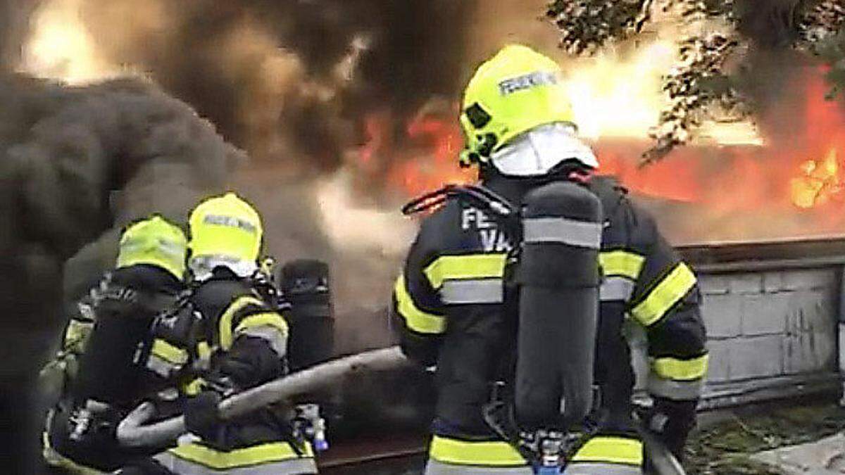 So brannte es bei Reifen Lamprecht in Villach am 10. Oktober