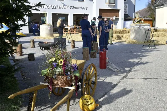 Besonders beliebt waren bei den Besuchern Kastanien und Sturm, das Woaz brotn und bei den Kindern die Hupfburg