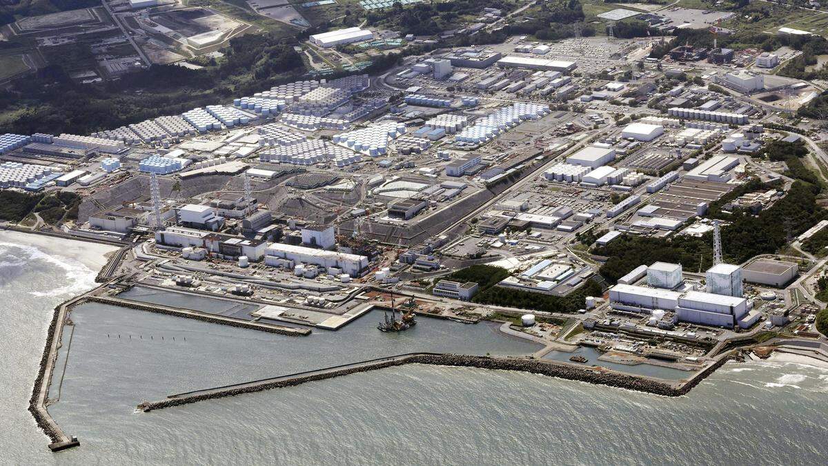 Japan hat die umstrittene Einleitung von aufbereitetem Kühlwasser aus dem zerstörten Atomkraftwerk Fukushima in den Pazifik fortgesetzt. 