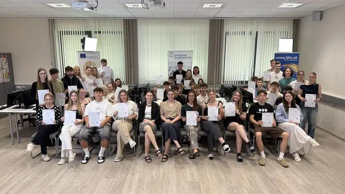 Die Schülerinnen und Schüler der BHAK/BHAS Voitsberg
