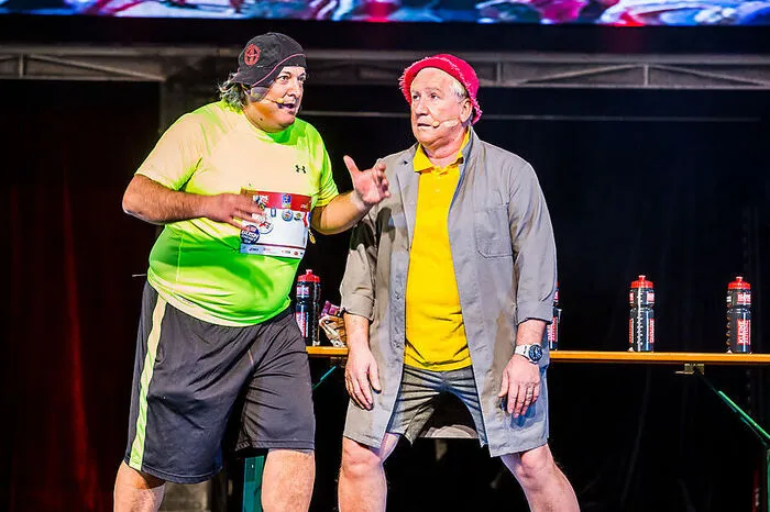 Wusstest du, dass zehn Prozent aller Nonnen Jungfrauen sind? Wirklich? Ja, der Rest ist Waage, Löwe, Skorpion ...Siegfried Torta und Hans Repnig in „Kärnten läuft“
