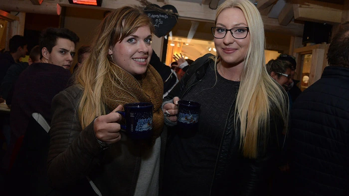 Einen ersten Punch, Lilly und Julia