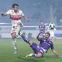 VIENNA,AUSTRIA,08.NOV.25 - SOCCER - ADMIRAL Bundesliga, FK Austria Wien vs Grazer AK 1902. Image shows Ramiz Harakate (GAK) and Aleksandar Dragovic (A.Wien).
Photo: GEPA pictures/ Armin Rauthner