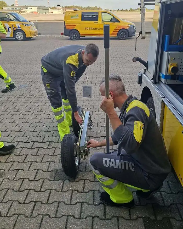 Die beiden Pannenhelfer-Profis bei der EM im Einsatz