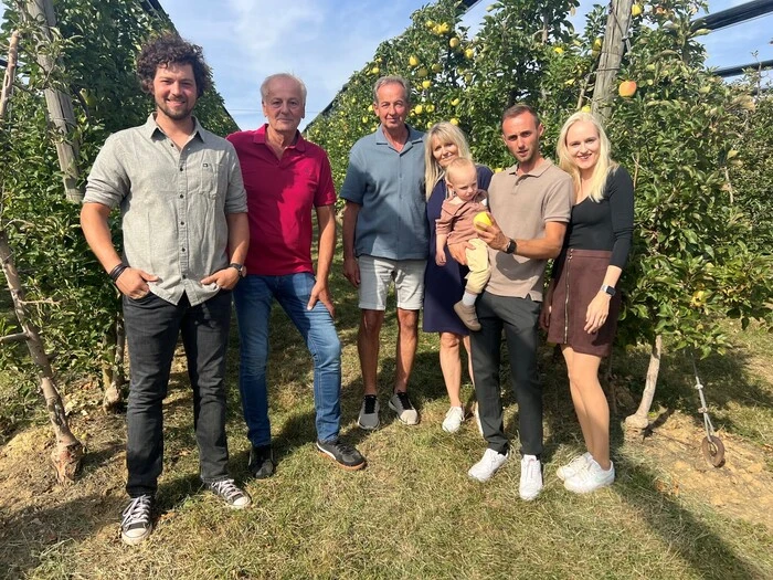 Innovative Obstbauern: Die Familie Hadler aus Breitegg bei Weiz reaktiviert in Zusammenarbeit mit dem Hofer-Lebensmittelmärkten eine alte Sorte