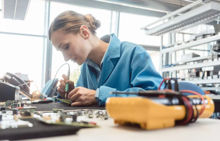 Die Industrielehre ist eine Berufsausbildung in einem der 180 Lehrbetriebe der steirischen Industrie