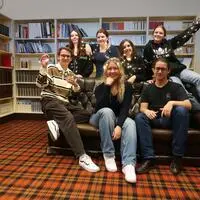 Sieben der acht Schülerinnen und Schüler aus dem Redaktionsteam vom Borg Kindberg