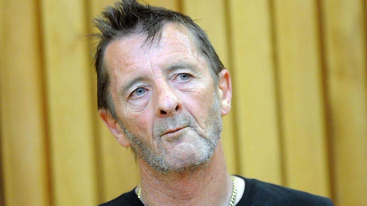  Phil Rudd soll ein Alkoholverbot ignoriert haben 