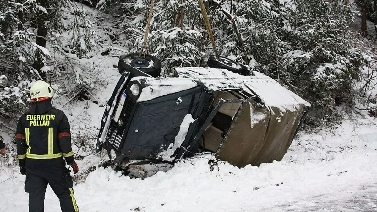 Die Feuerwehr Pöllau barg das Auto