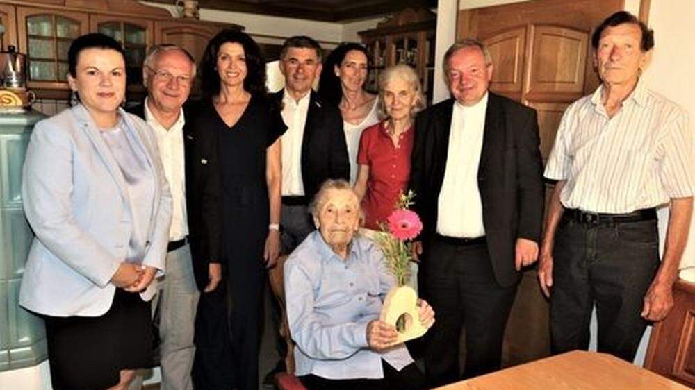 Rosa Köllner feierte mit Gratualanten ihren 107. Geburtstag
