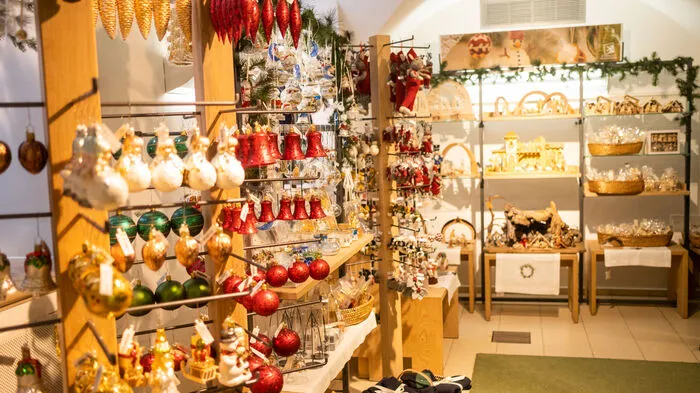 Bis 22. Dezember lädt das Steirische Heimatwerk heuer erstmals zu einem Adventpfad in die Grazer Sporgasse 23.