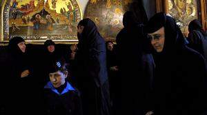 Wurde an dieser Stelle Jesus geboren? Orthodoxe Nonnen versammeln sich in der Geburtskirche in Bethlehem zum Gebet