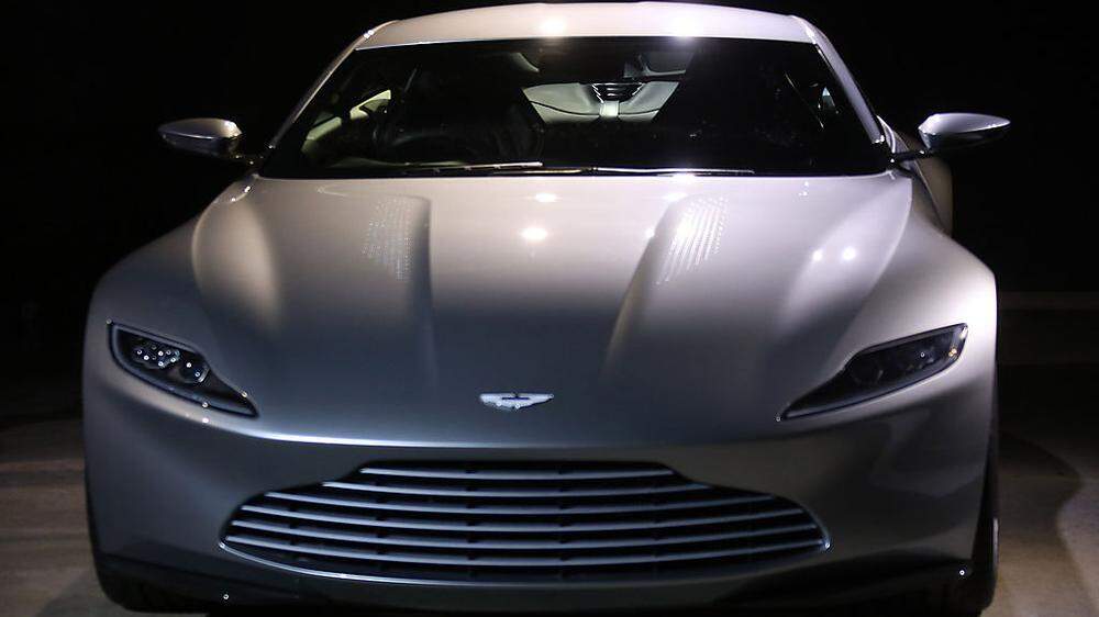 Der silberne Aston Martin 