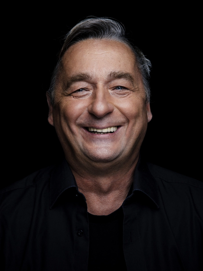 Andreas Vitásek präsentiert sein Jubiläumsprogramm „WIE ES MIR GEFÄLLT“