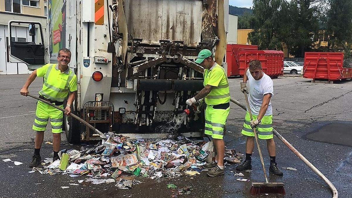 Der Brand im Müllwagen war rasch unter Kontrolle