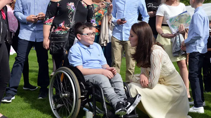 Die Royals empfingen in London Mädchen und Buben von Militärangehörigen, die im Einsatz gestorben waren.