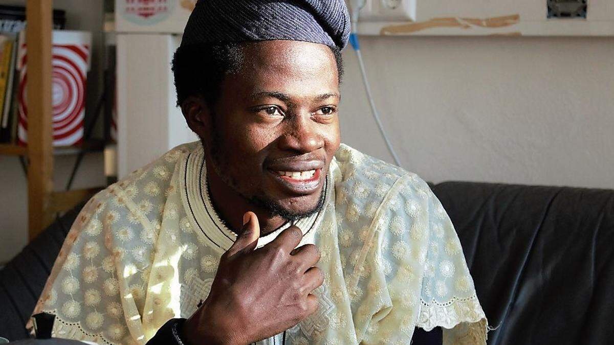 Abayomi Ajifowowe, angekommen im Theater im Bahnhof