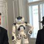 Landesrat Daniel Fellner, Bildungsdirektorin Isabella Penz mit Roboter Elias