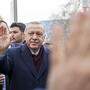 Erdogan wird in Genf von Schaulustigen begrüßt  