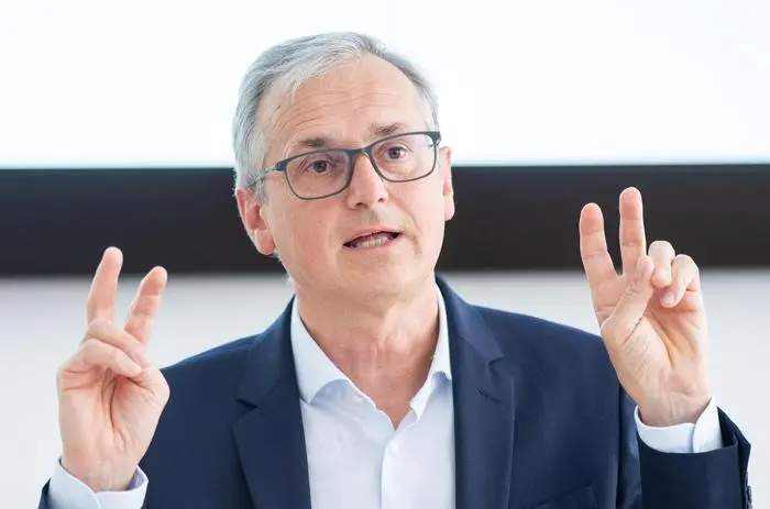 ABD0025_20240820 - WIEN - ÖSTERREICH: E-Control Vorstand Wolfgang Urbantschitsch am Dienstag, 20. August 2024, während eines PG der Bundeswettbewerbsbehörde (BWB) und E-Control zum Thema 