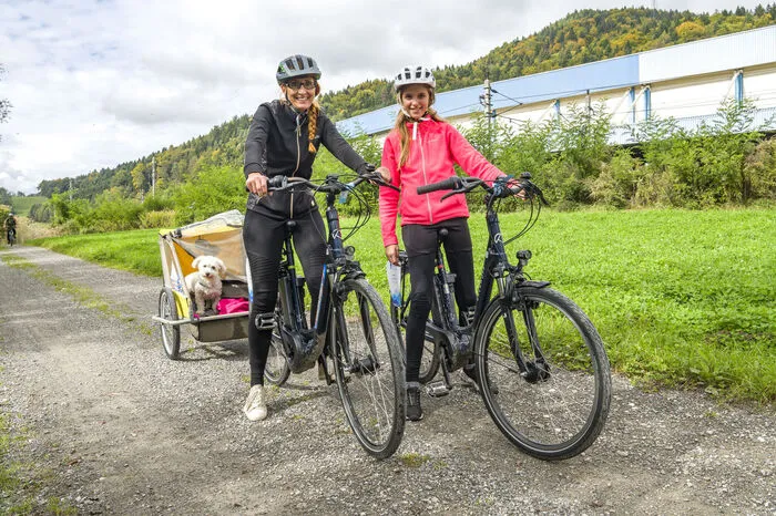Petra und Katharina Mayer aus Trebesing hatten ihren Vierbeiner Oldie mit dabei
