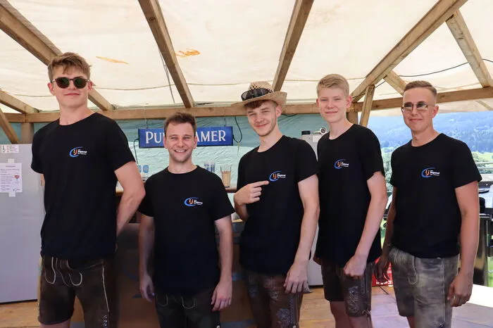 Klicken Sie durch die Sommer-Party!