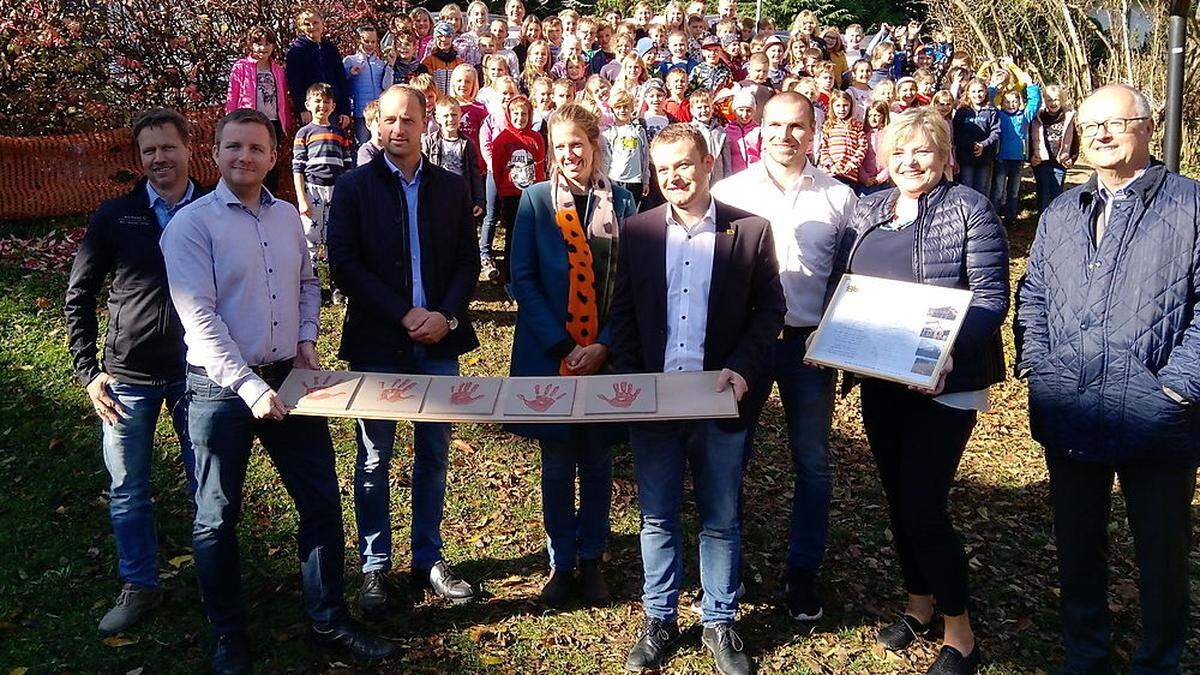 Strahlende Gesichter und strahlender Sonnenschein herrschten bei der Gleichenfeier in Pernegg