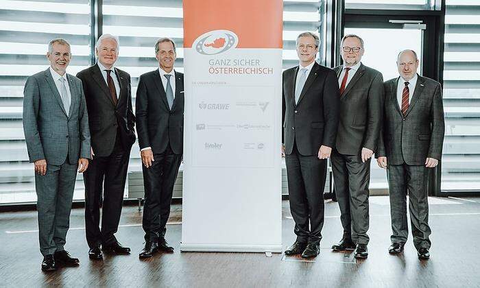 Die Vertreter der Länderversicherungen in Graz: Robert Sturn, Hubert Schultes, Gerhard Schöffmann, Klaus Scheitegel, Josef Stockinger und Walter Schieferer (von links)