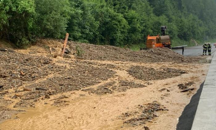 Muren haben im Juni die Pyhrnautobahn (A9) bei Übelbach verlegt 