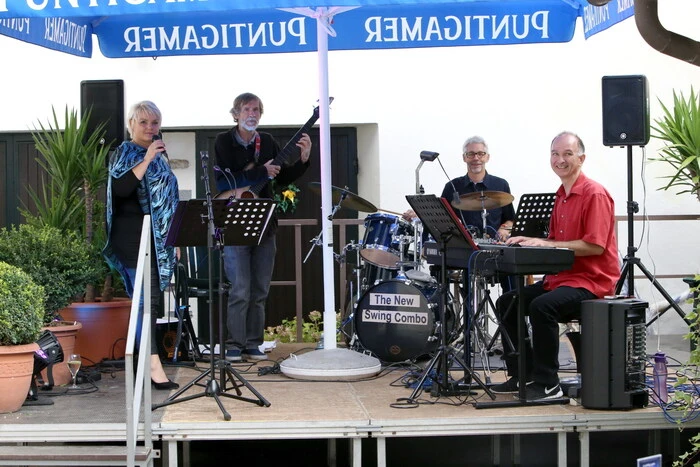 Übrigens: Für den optimalen Sound sorgte die Band „The New Swingcombo“ (Foto), welche extra aus Klagenfurt „eingeflogen“ wurde .