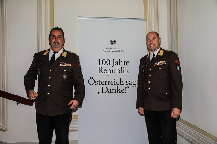 Mit einem bunten Empfang würdigte der Bundespräsident den großartigen Einsatz der Feuerwehrmänner die das ganze Jahr zum Schutz der Bevölkerung ihre Freizeit opfern.