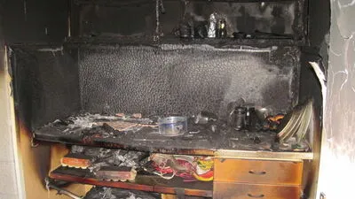 Offenbar wollte der junge Mann kochen und schlief ein