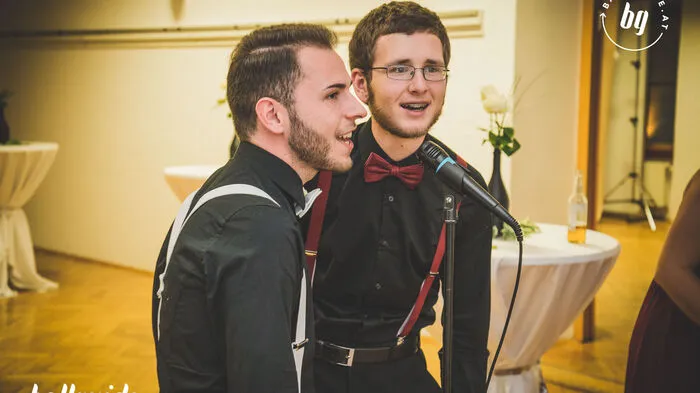 Samstagabend (19. November 2016) wurde im forumKloster Gleisdorf aufgetanzt. Die HLW für Sozialmanagement lud zu ihrem Maturaball, der unter dem Motto "Chic Noir - in dunklen Zeiten blühen wir auf" stand. Wir haben alles für Sie festgehalten