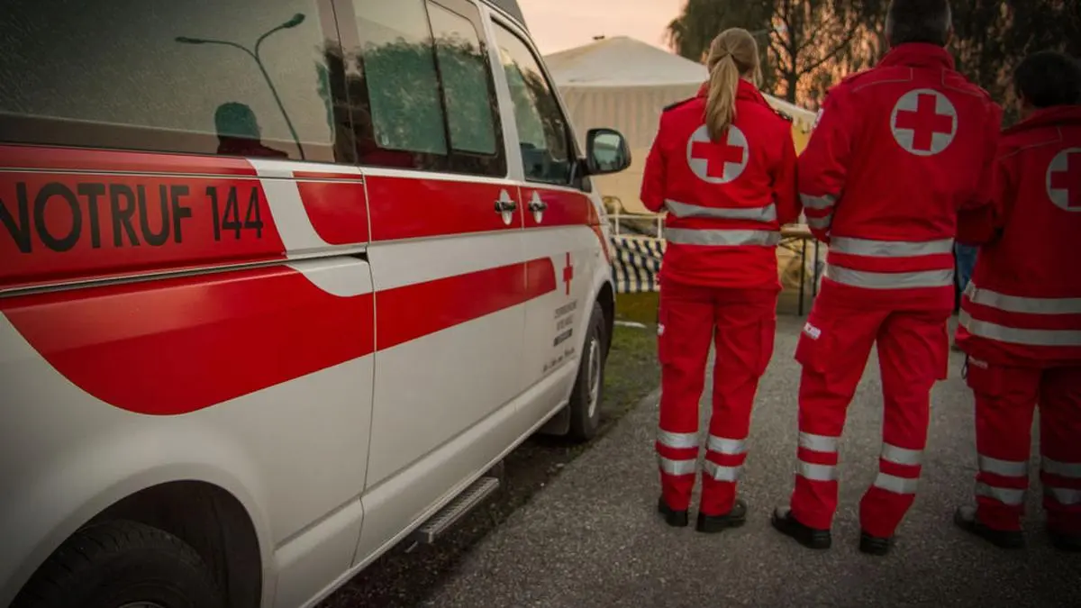 Sujet, Feature, Tettung,Rotes,  Rot Kreuz, Unfall, Ersthelfer, Notfall, Sanitäter, Notruf, 144, am 22.11.2014