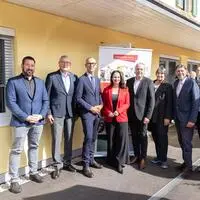 Zum Auftakt des neuen Beschäftigungsprojekts in Deutschlandsberg (v.l.): Vizebürgermeister Christian Siderits, Walter Ferk, Willibald Ehrenhöfer, Sandra Schimmler, Walerich Berger, Barbara Spiz, Bürgermeister Josef Wallner, Peter Jerovsek, Martina Mersnik und Hartmut Kleindienst